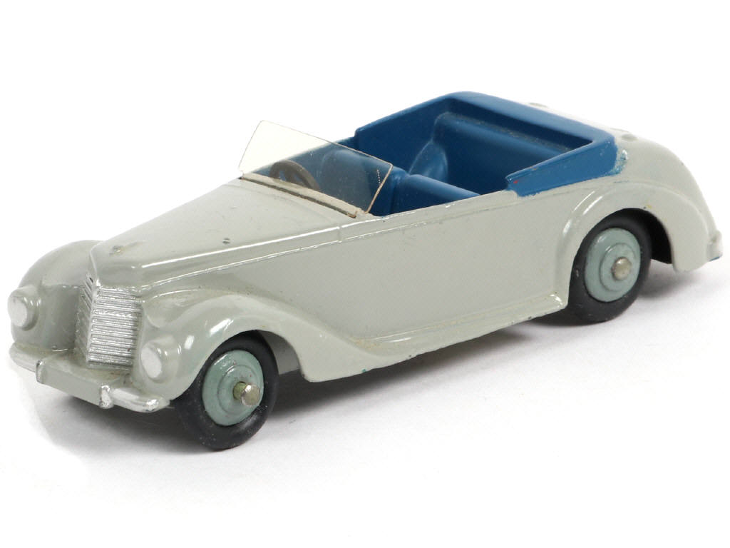 Lot 559 - DINKY TOYS (GB) (1)