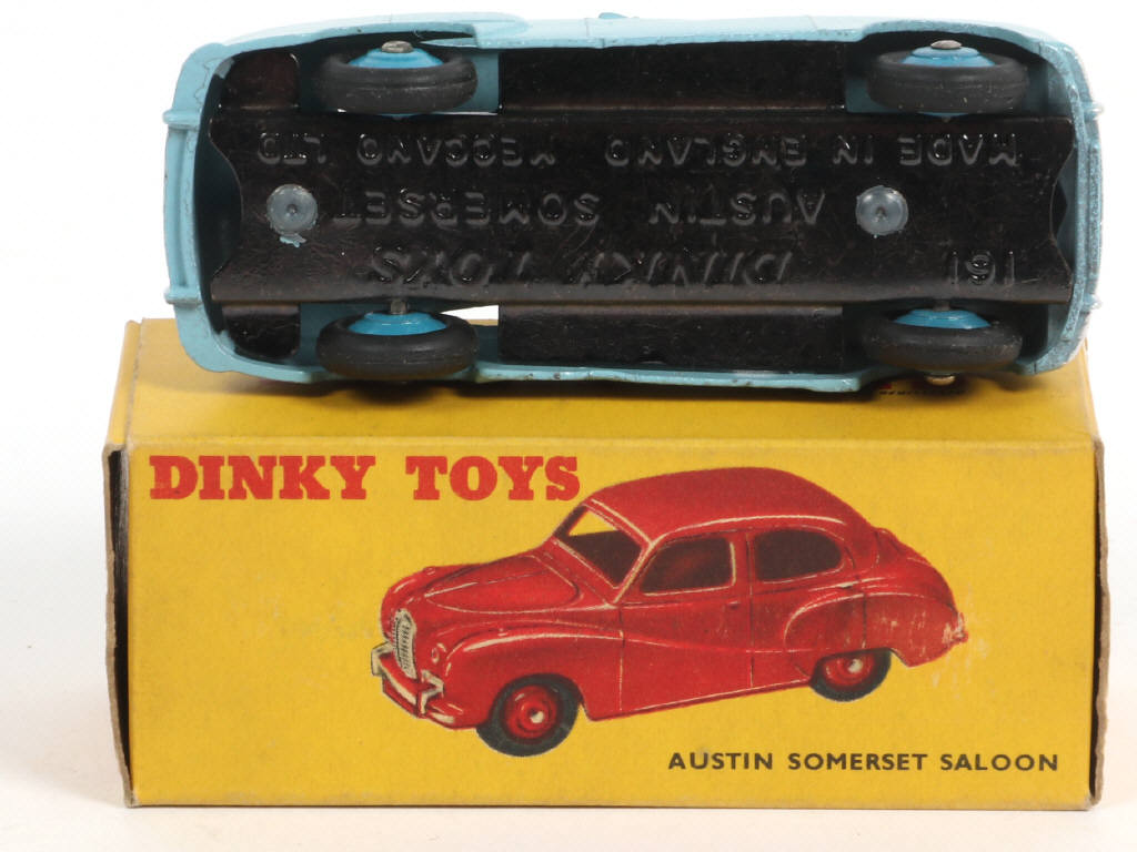 Lot 592 - DINKY TOYS (GB) (1)