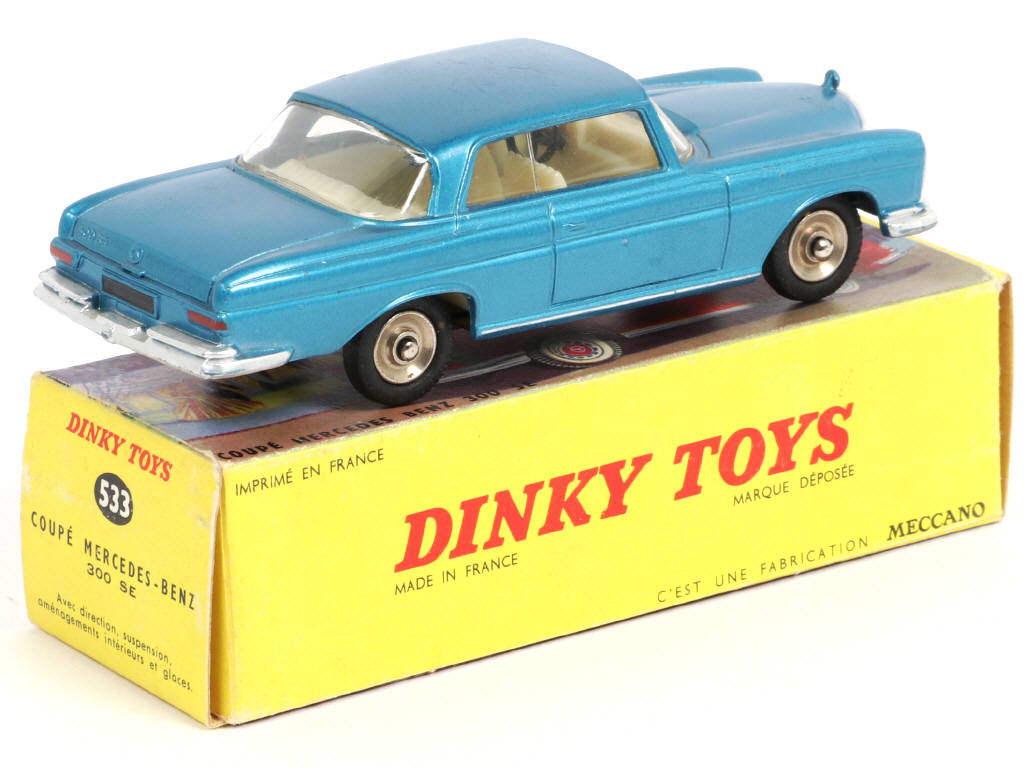 Lot 489 - DINKY TOYS (FRANCE) (1)