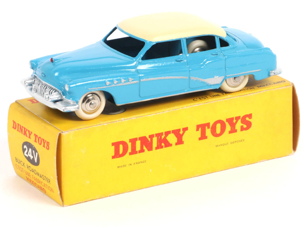 Lot 439 - DINKY TOYS (FRANCE) (1)