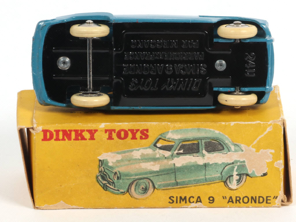 Lot 436 - DINKY TOYS (FRANCE) (1)