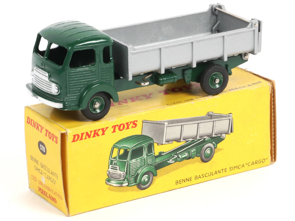 Lot 532 - DINKY TOYS (FRANCE) (1)