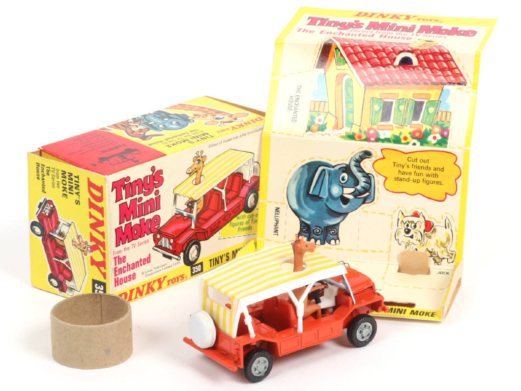 Lot 634 - DINKY TOYS (GB) (1)