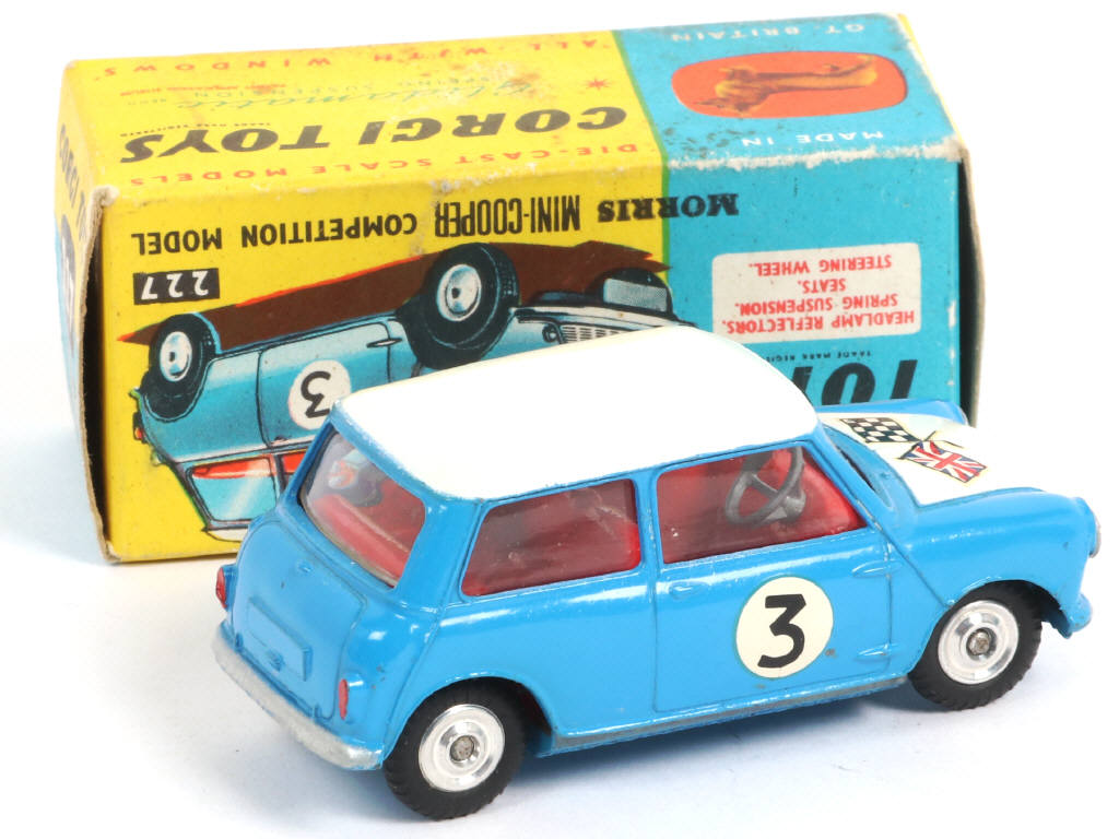 Lot 194 - CORGI TOYS (GB) (1)