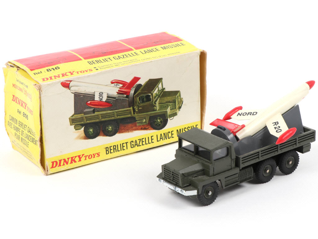Lot 545 - DINKY TOYS (FRANCE) (1)