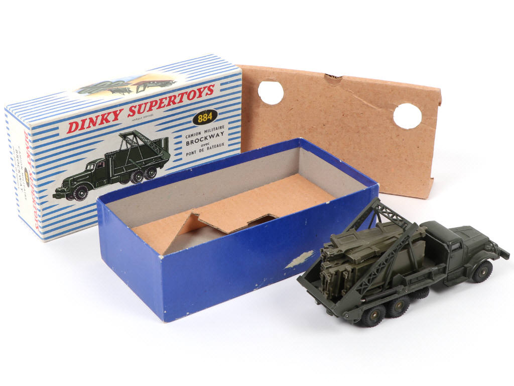 Lot 549 - DINKY TOYS (FRANCE) (1)