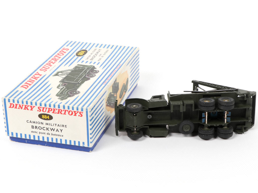 Lot 549 - DINKY TOYS (FRANCE) (1)