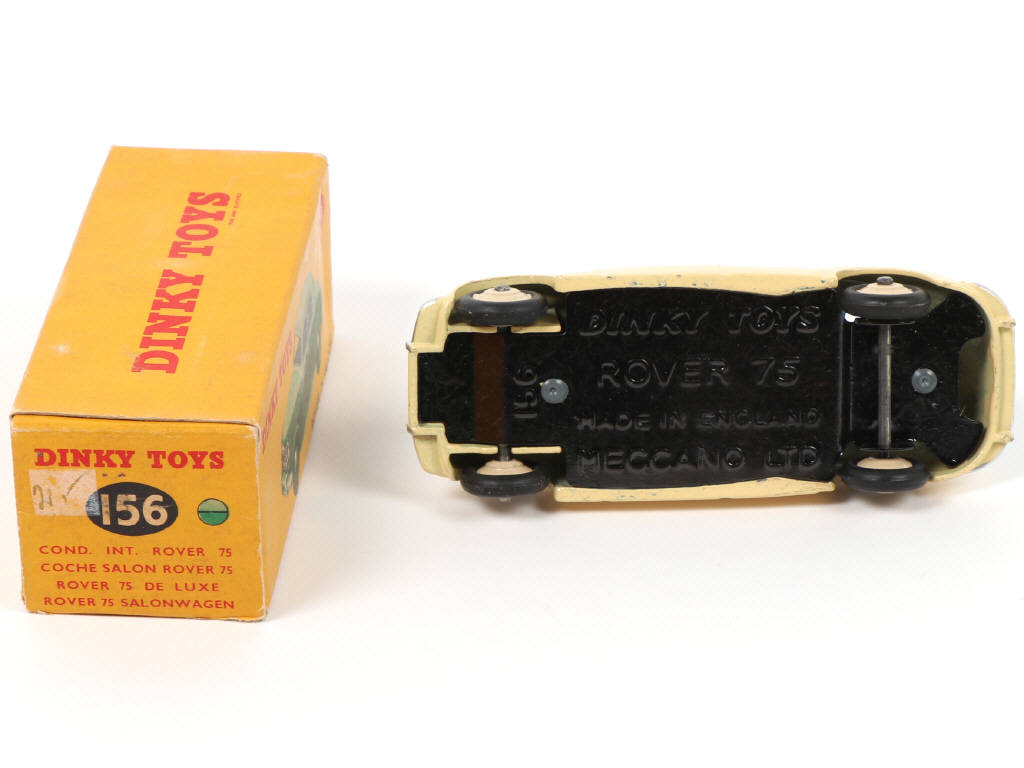 Lot 588 - DINKY TOYS (GB) (1)