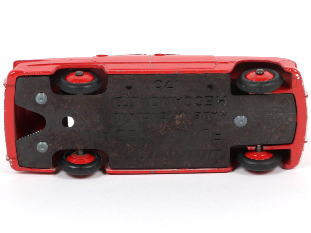 Lot 563 - DINKY TOYS (GB) (1)