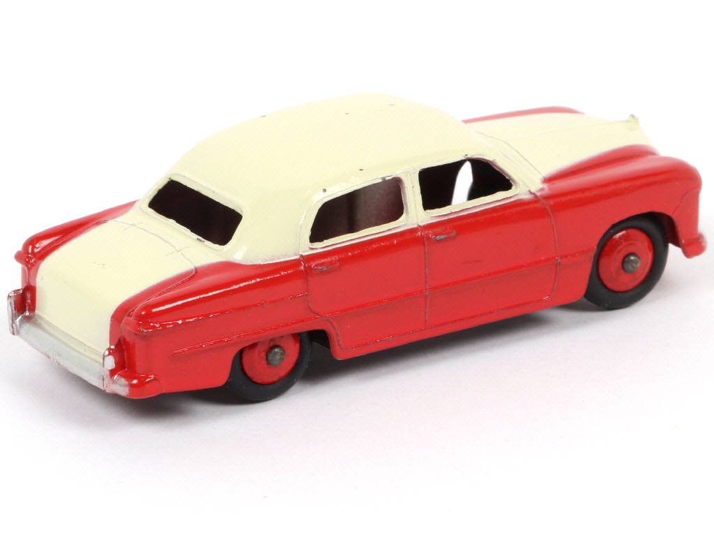 Lot 563 - DINKY TOYS (GB) (1)