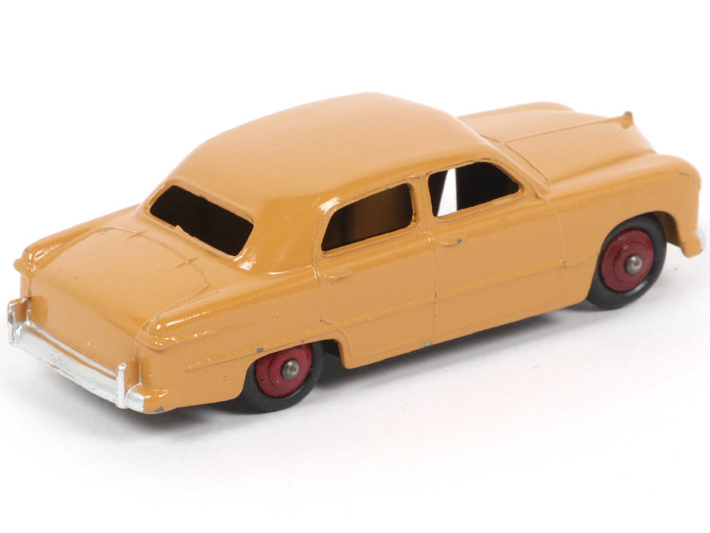 Lot 560 - DINKY TOYS (GB) (1)