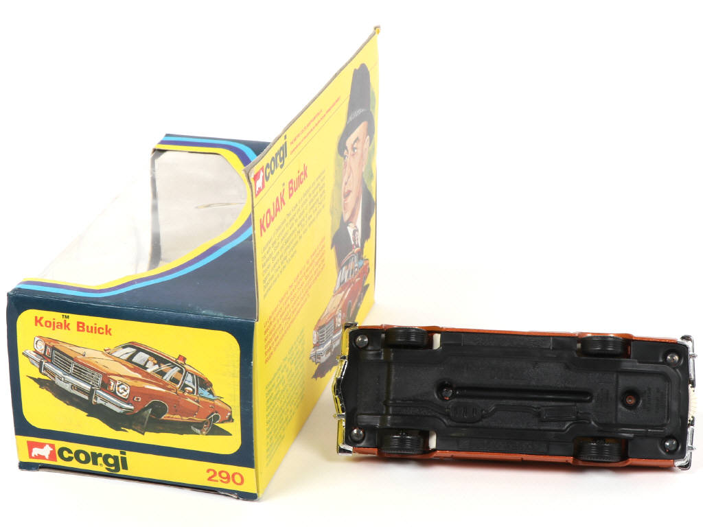 Lot 206 - CORGI TOYS (GB) (1)