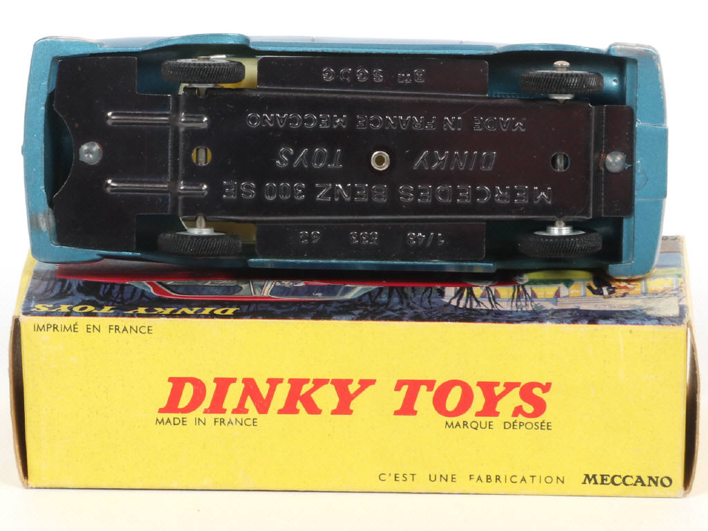 Lot 487 - DINKY TOYS (FRANCE) (1)