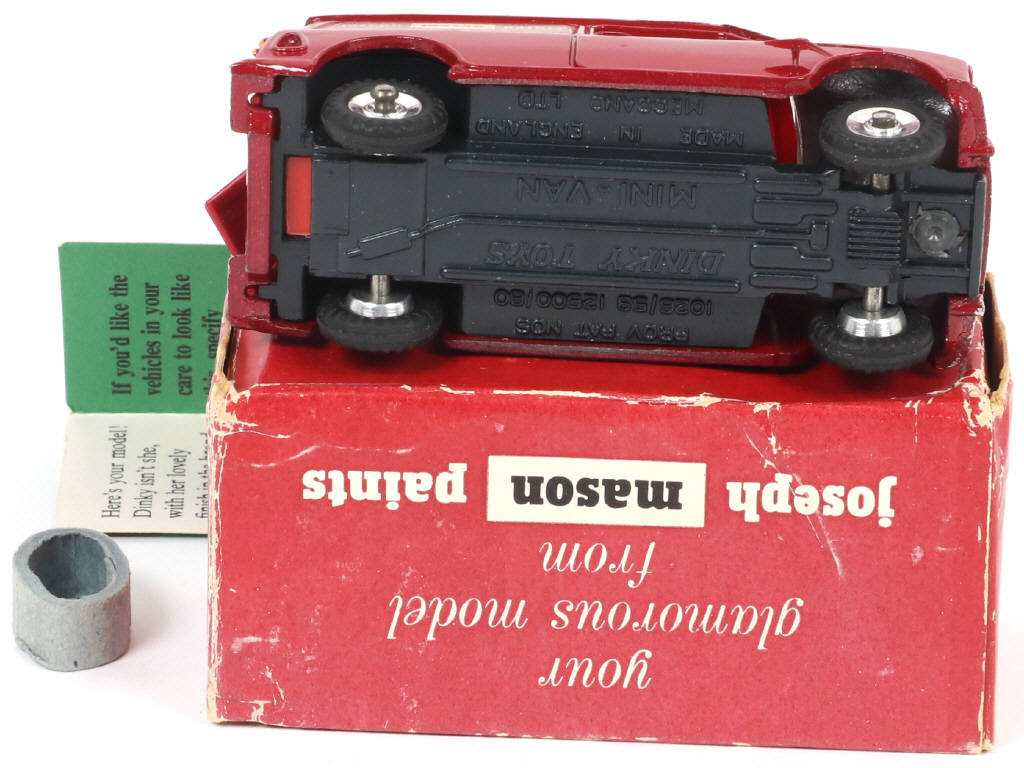 Lot 630 - DINKY TOYS (GB) (1)