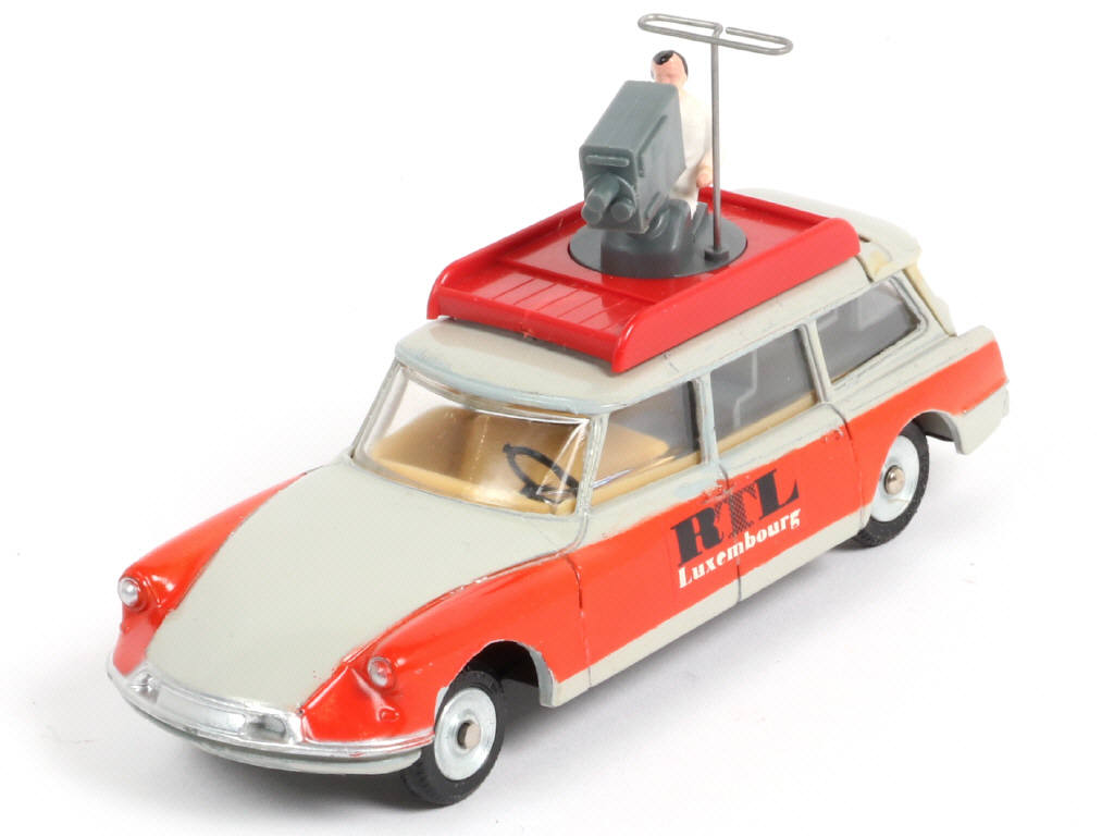 Lot 298 - DINKY TOYS (FRANCE) (1)