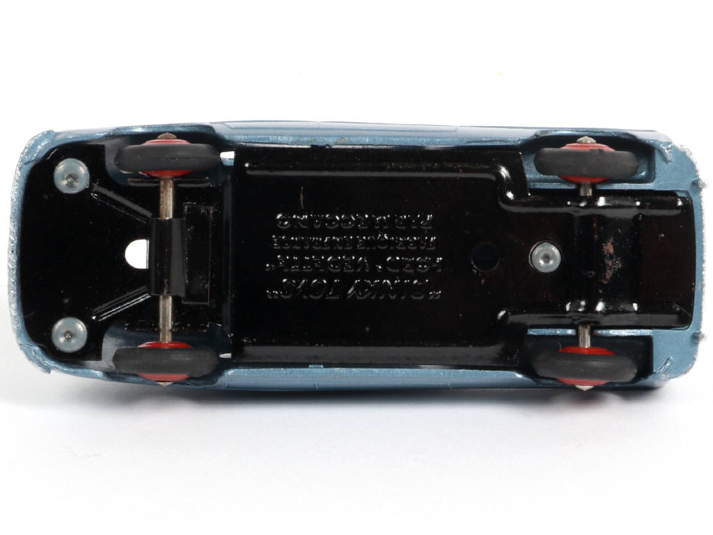 Lot 250 - DINKY TOYS (FRANCE) (1)