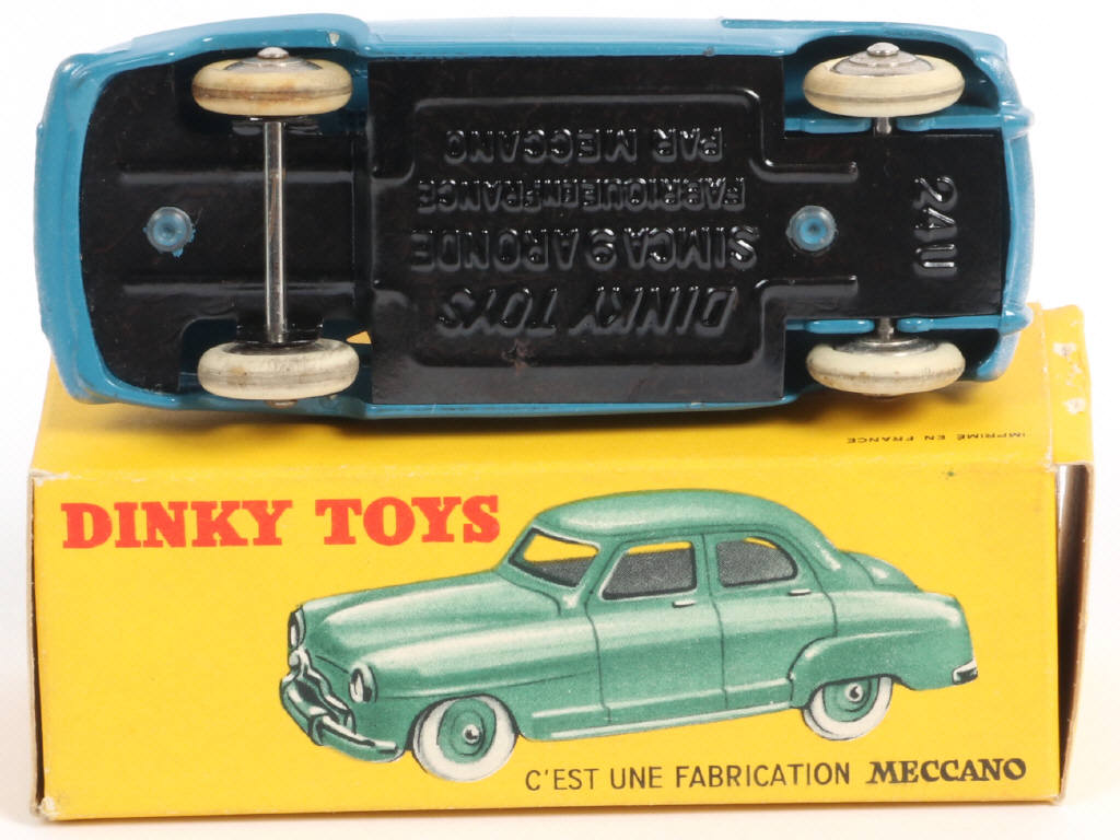 Lot 272 - DINKY TOYS (FRANCE) (1)