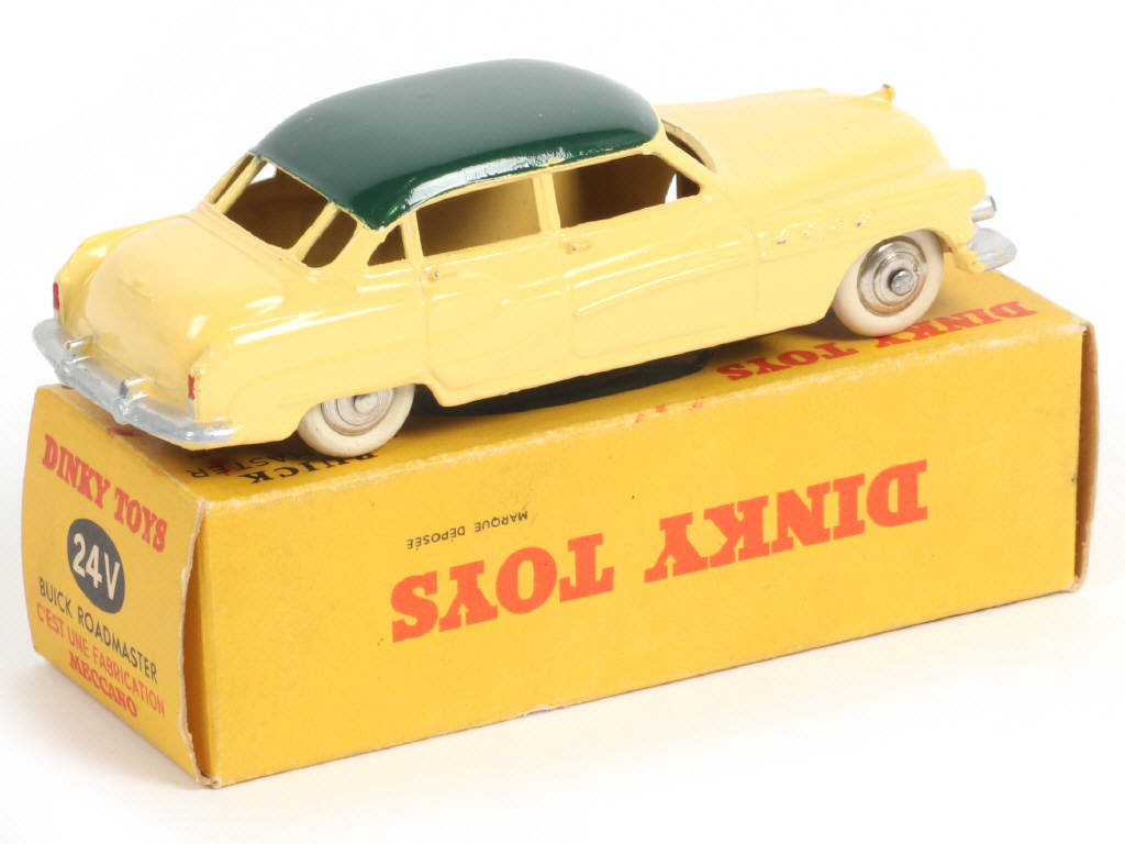 Lot 276 - DINKY TOYS (FRANCE) (1)