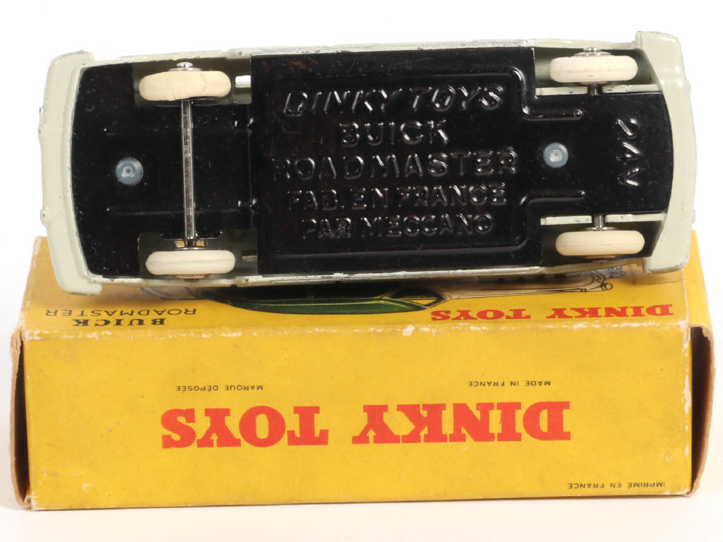 Lot 277 - DINKY TOYS (FRANCE) (1)