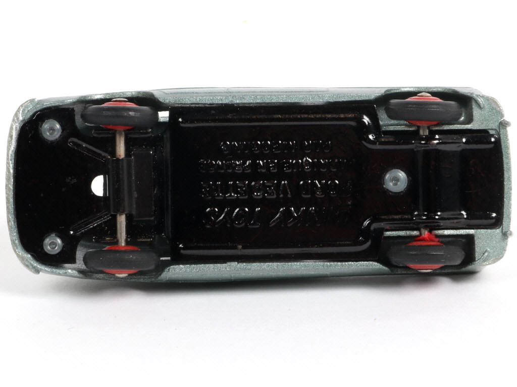 Lot 252 - DINKY TOYS (FRANCE) (1)