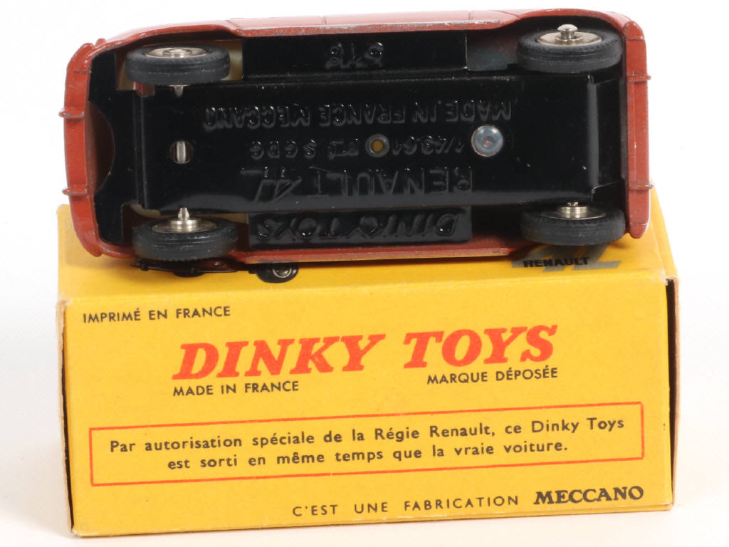 Lot 318 - DINKY TOYS (FRANCE) (1)