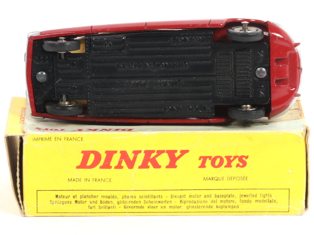 Lot 294 - DINKY TOYS (FRANCE) (1)