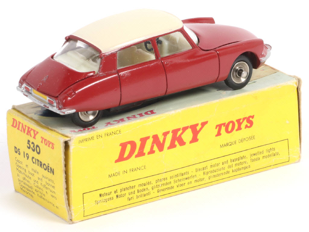 Lot 294 - DINKY TOYS (FRANCE) (1)