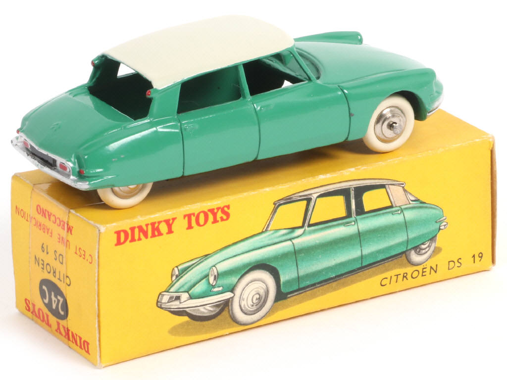 Lot 287 - DINKY TOYS (FRANCE) (1)