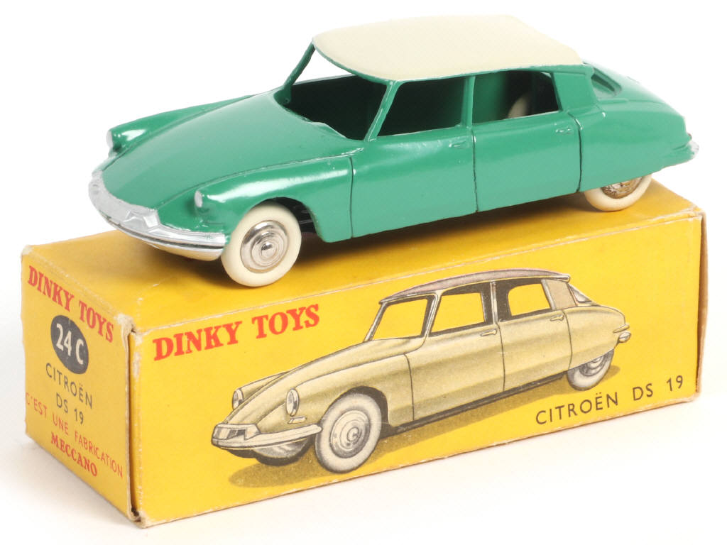 Lot 288 - DINKY TOYS (FRANCE) (1)