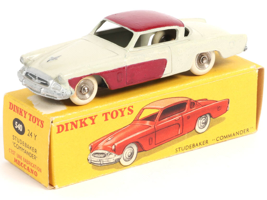 Lot 281 - DINKY TOYS (FRANCE) (1)