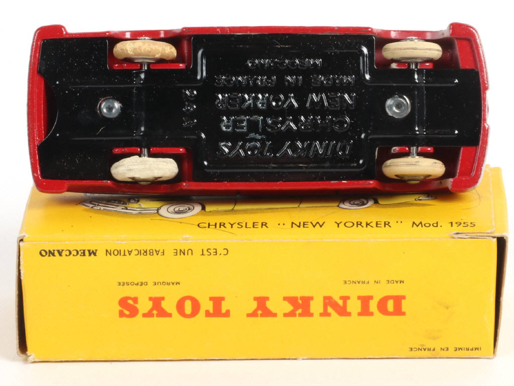 Lot 284 - DINKY TOYS (FRANCE) (1)