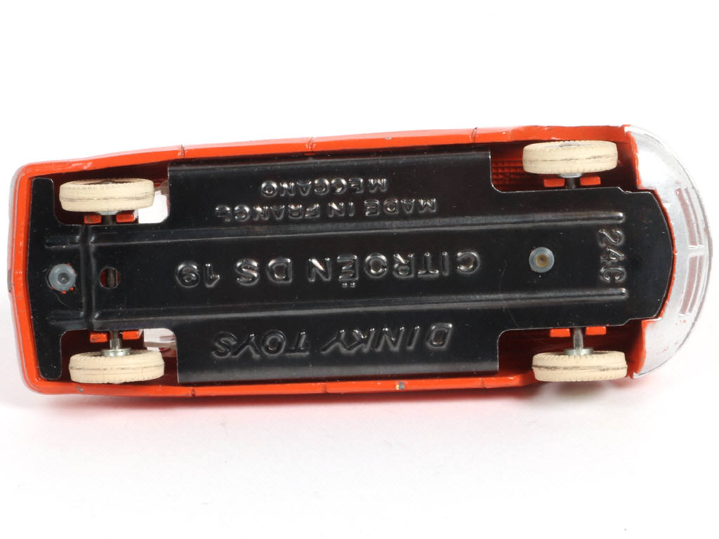 Lot 265 - DINKY TOYS (FRANCE) (1)