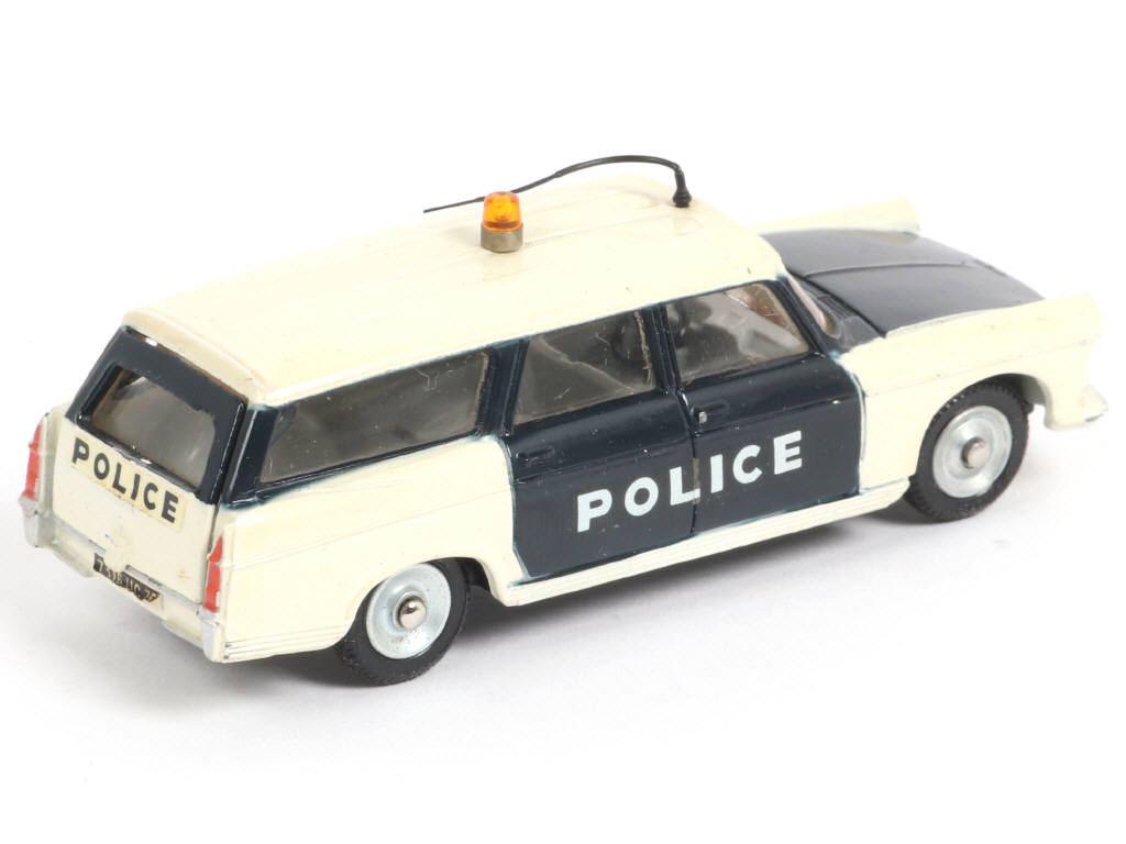 Lot 260 - DINKY TOYS (FRANCE) (1)