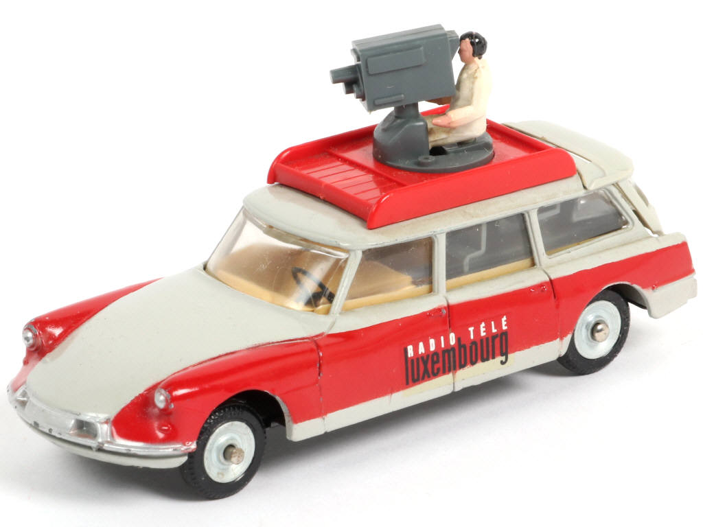 Lot 269 - DINKY TOYS (FRANCE) (1)