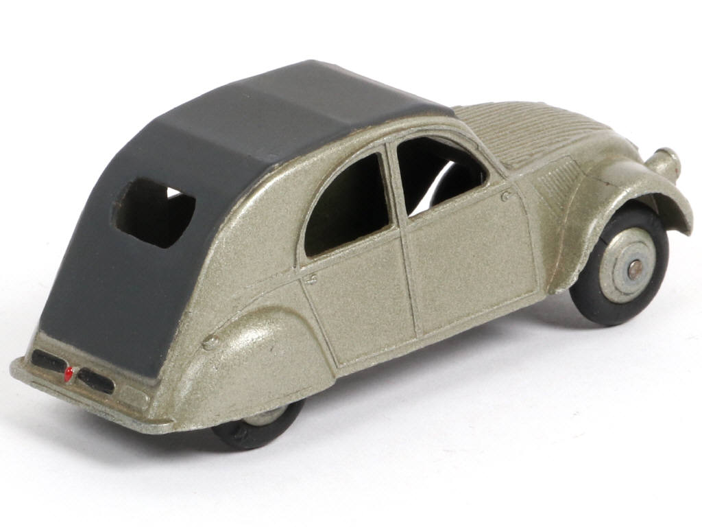 Lot 258 - DINKY TOYS (FRANCE) (1)