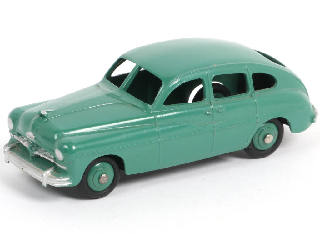 Lot 248 - DINKY TOYS (FRANCE) (1)