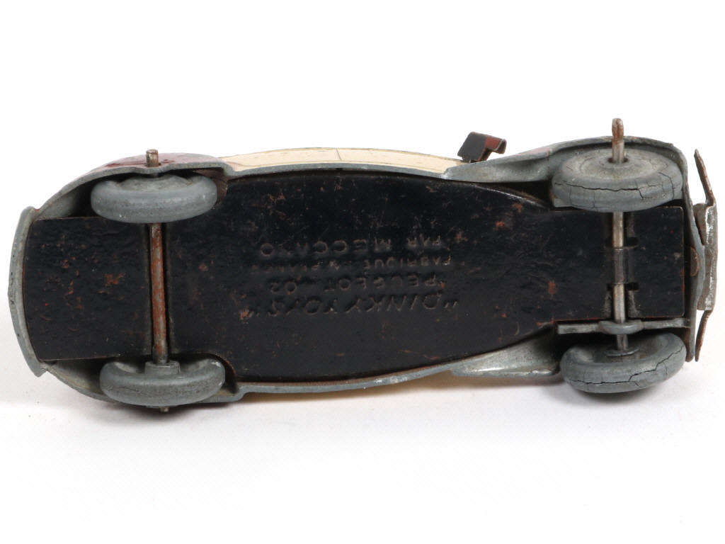 Lot 243 - DINKY TOYS (FRANCE) (1)