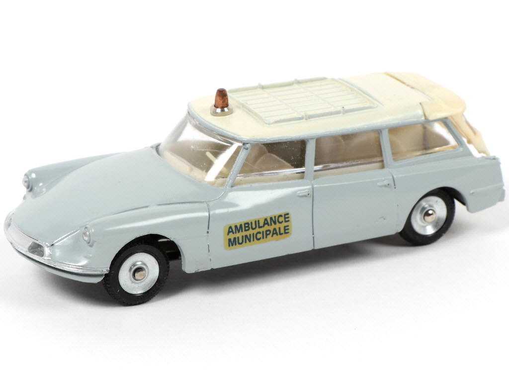 Lot 267 - DINKY TOYS (FRANCE) (1)