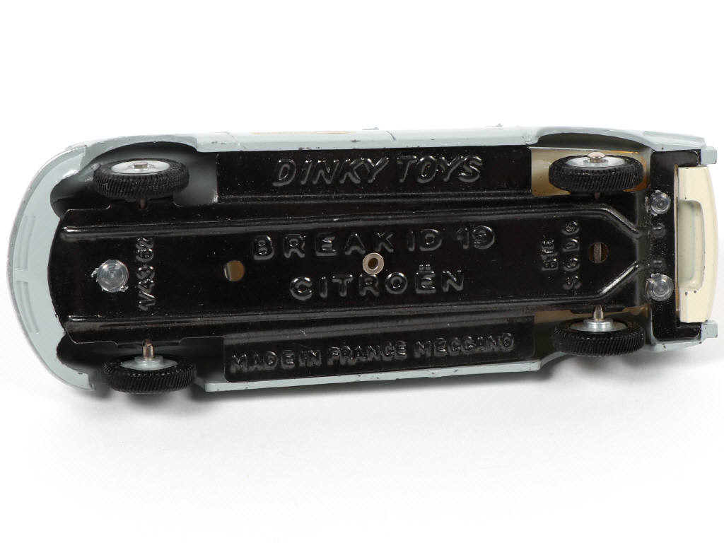 Lot 267 - DINKY TOYS (FRANCE) (1)