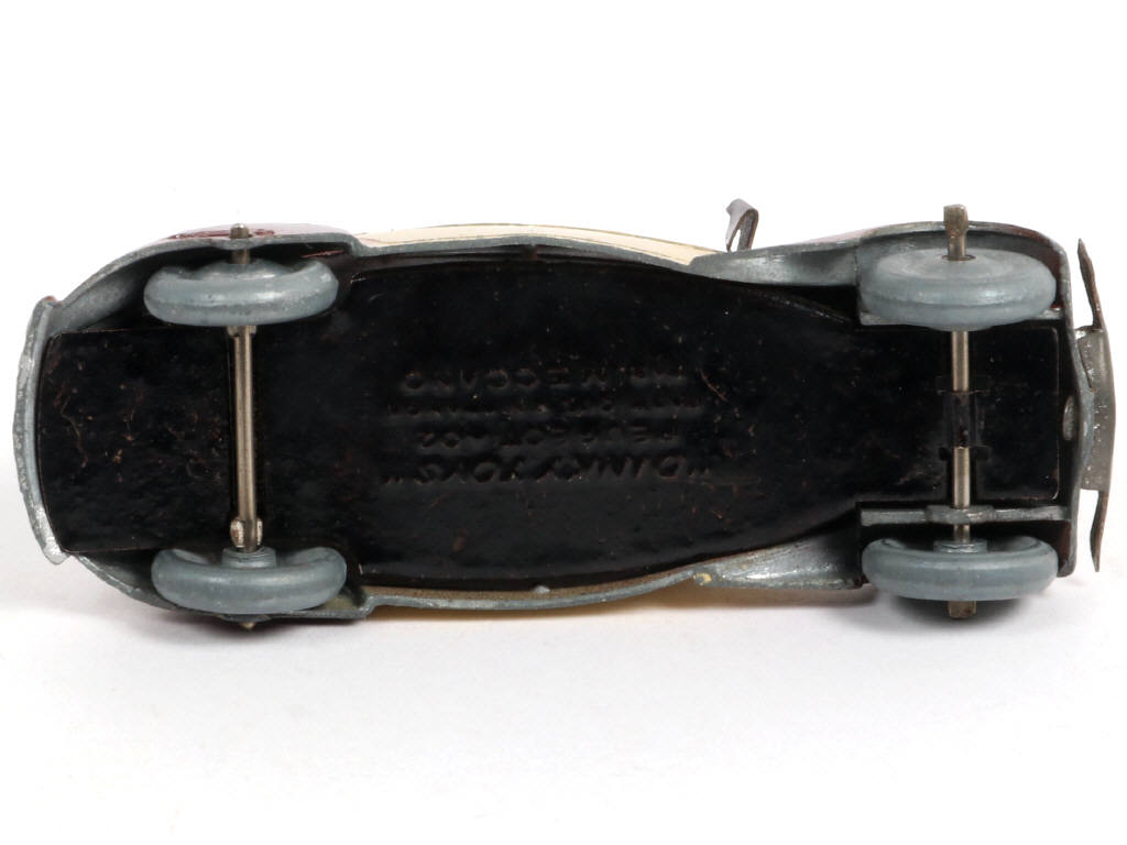 Lot 242 - DINKY TOYS (FRANCE) (1)