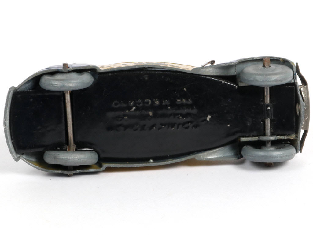 Lot 239 - DINKY TOYS (FRANCE) (1)