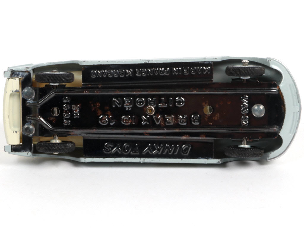 Lot 268 - DINKY TOYS (FRANCE) (1)