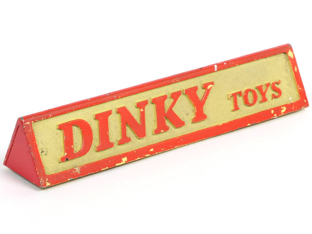 Lot 213 - DINKY TOYS (FRANCE) (1)