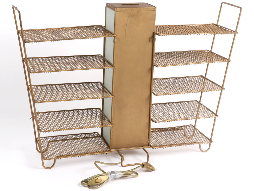 Lot 223 - DINKY TOYS (FRANCE) (1)