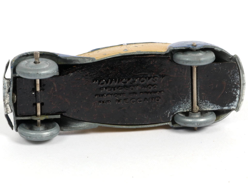 Lot 238 - DINKY TOYS (FRANCE) (1)