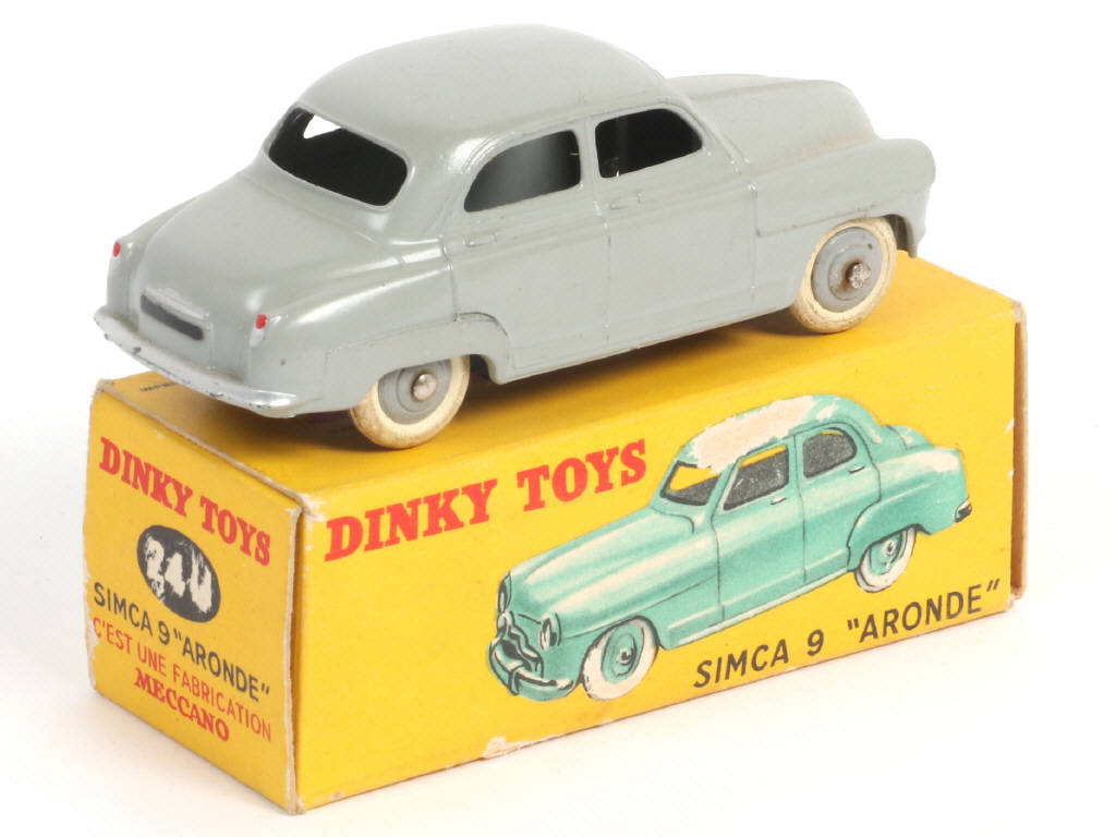 Lot 275 - DINKY TOYS (FRANCE) (1)
