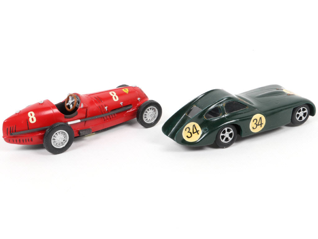 Lot 44 - DIVERS (2)