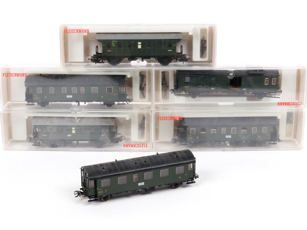 Lot 31 - FLEISCHMANN 'HO' (ALLEMAGNE) (5)