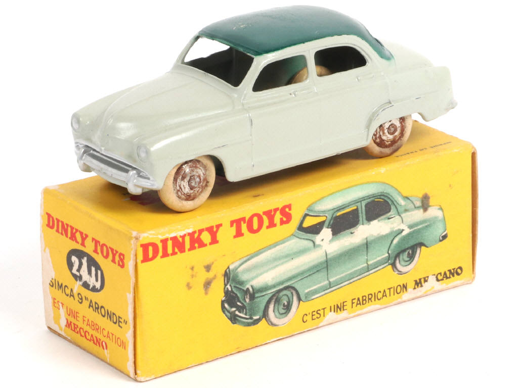 Lot 301 - DINKY TOYS (FRANCE) (1)