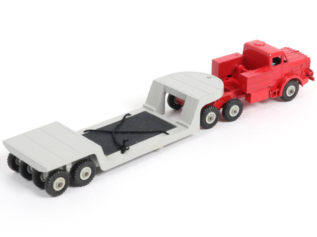 Lot 398 - DINKY TOYS (GB) (1)